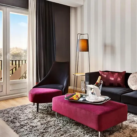 ホテル Catalonia Reina Victoria 4*