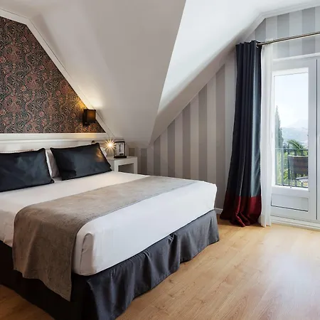 Catalonia Reina Victoria 4* ロンダ