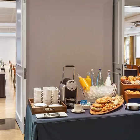 ホテル Catalonia Reina Victoria ロンダ