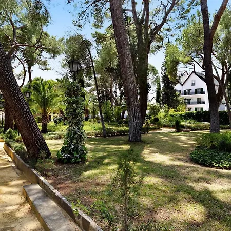 Catalonia Reina Victoria 4* ロンダ