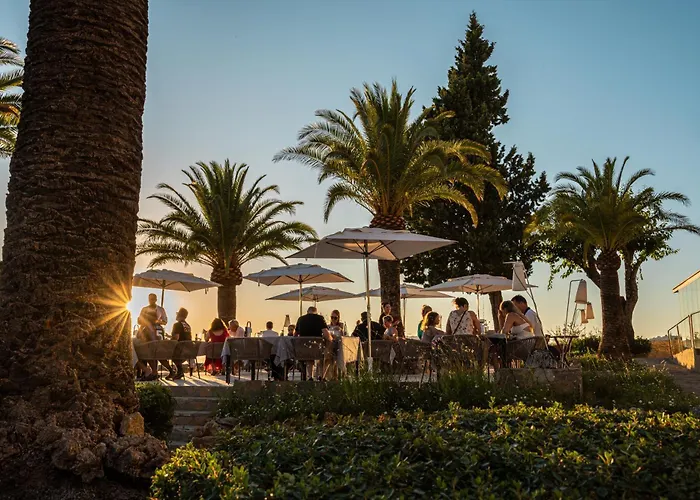 Catalonia Reina Victoria Hotel 4*