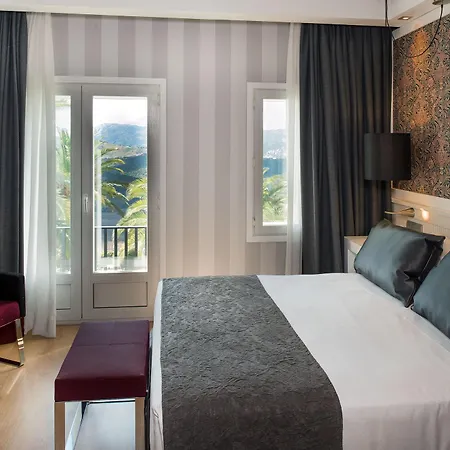 Ξενοδοχείο Catalonia Reina Victoria 4*