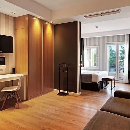 Otel Catalonia Reina Victoria 4*