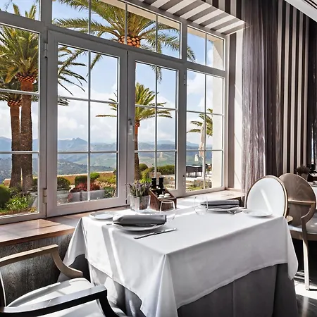 Catalonia Reina Victoria Hotel