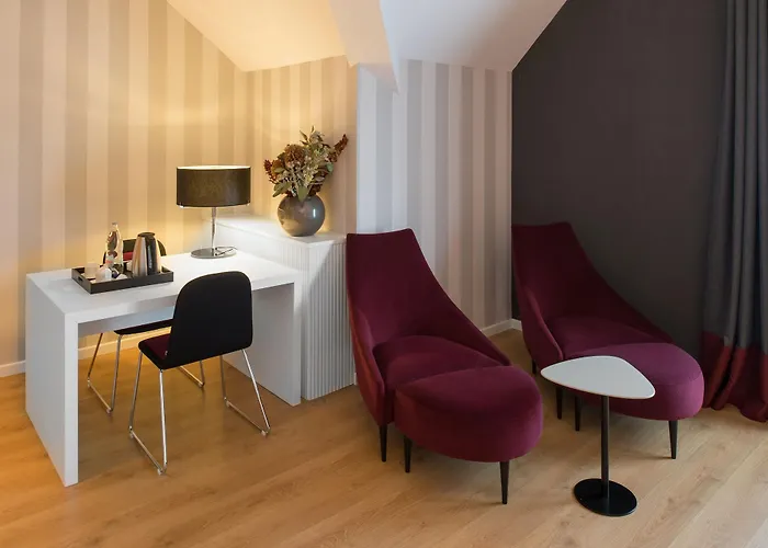 雷纳维多利亚加泰罗尼亚酒店 龙达