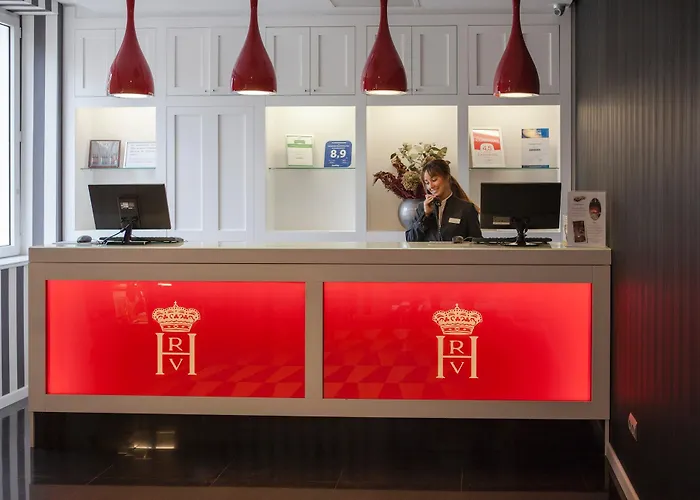 雷纳维多利亚加泰罗尼亚酒店 4*