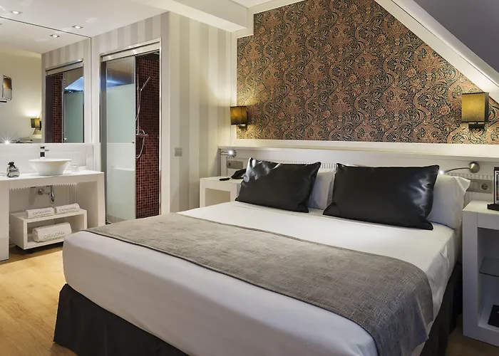 雷纳维多利亚加泰罗尼亚酒店