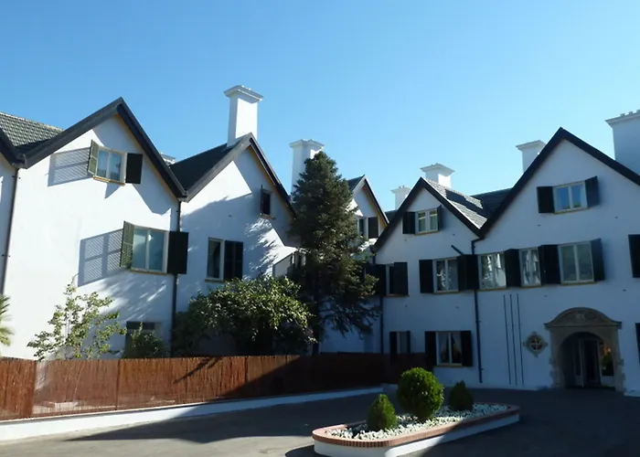 Отель Catalonia Reina Victoria 4*