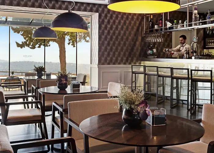 雷纳维多利亚加泰罗尼亚酒店 龙达